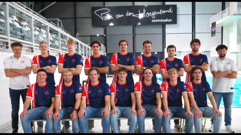 PSV Waterpolo 2025-2026 met rechts coach Bram Swinkels en links assistent Henri Schouten.