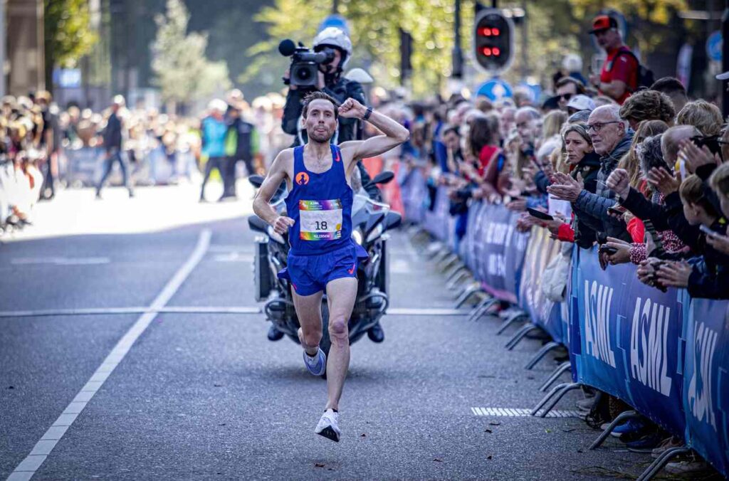 Michael Beuwer tijdens de Marathon Eindhoven.